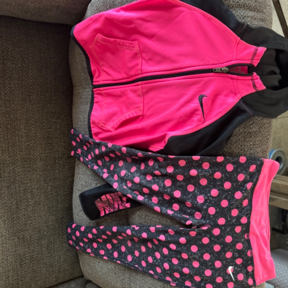 Cute girls Nike leggings and jacket set